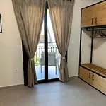 Moulinos 아파트