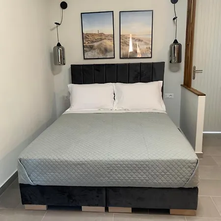 Moulinos Lägenhet *